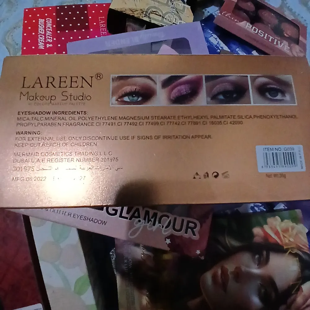 Palette de fards à paupières 40 couleurs LAREEN Makeup Studio